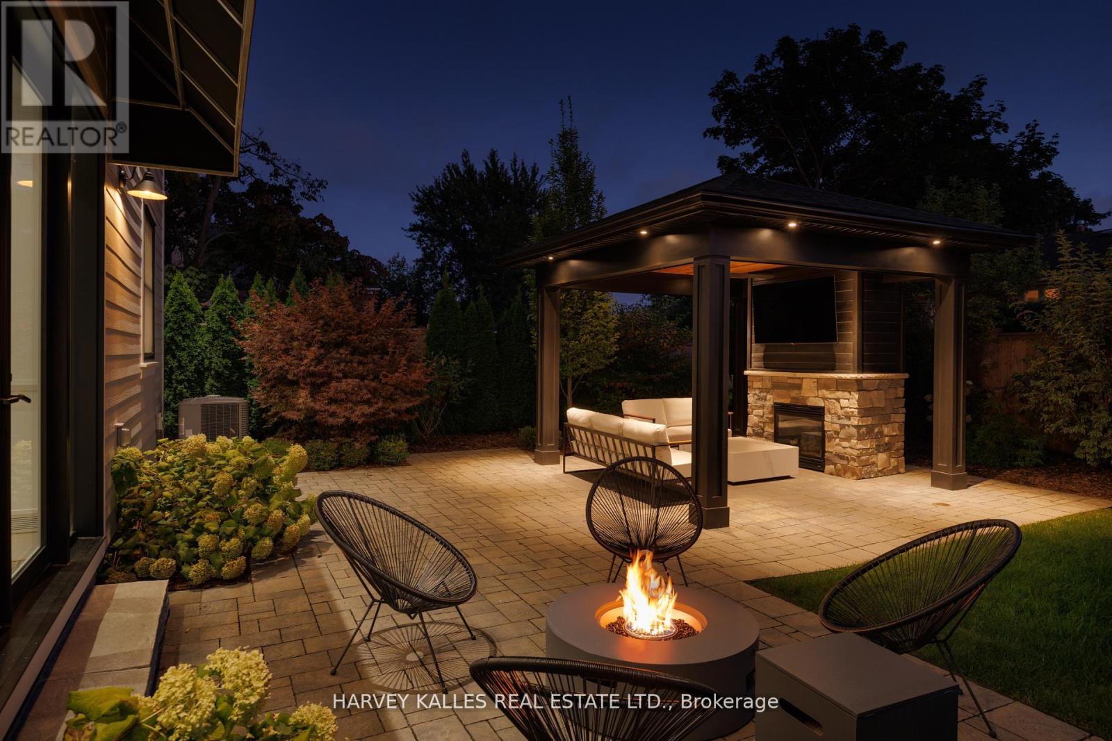 588 Stephens Crescent, Oakville, Ontario  L6K 1Y3 - Photo 11 - W12715148