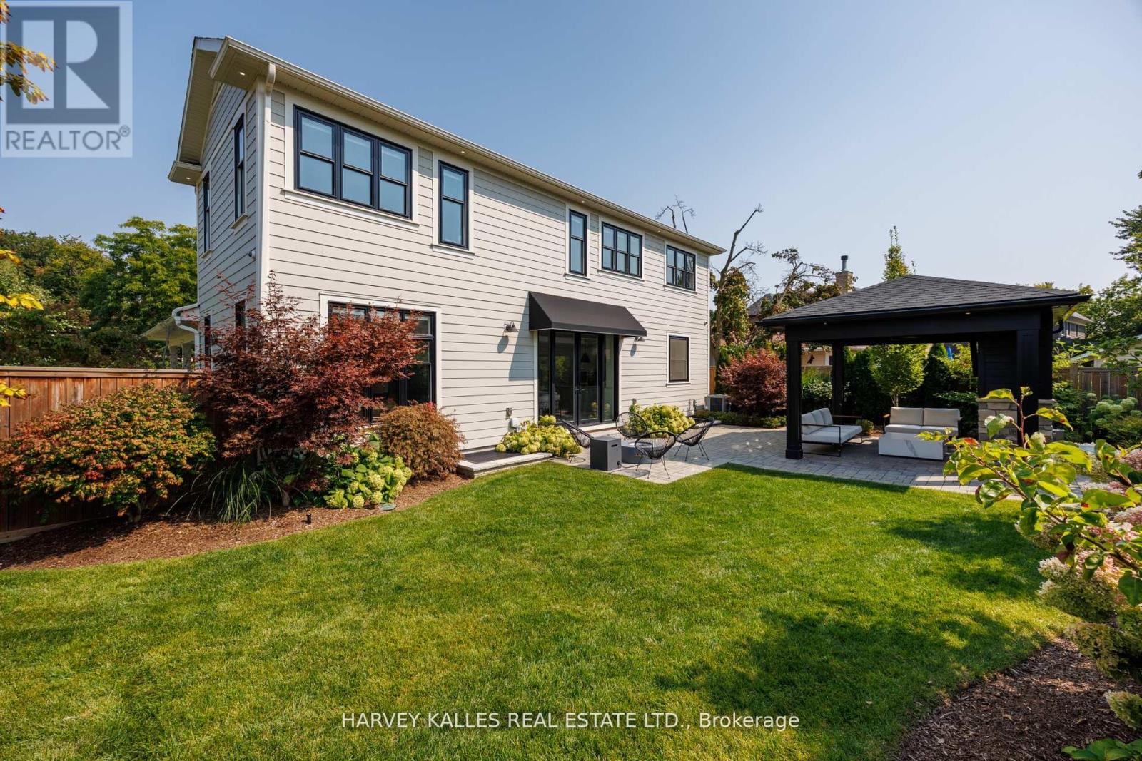 588 Stephens Crescent, Oakville, Ontario  L6K 1Y3 - Photo 4 - W12715148