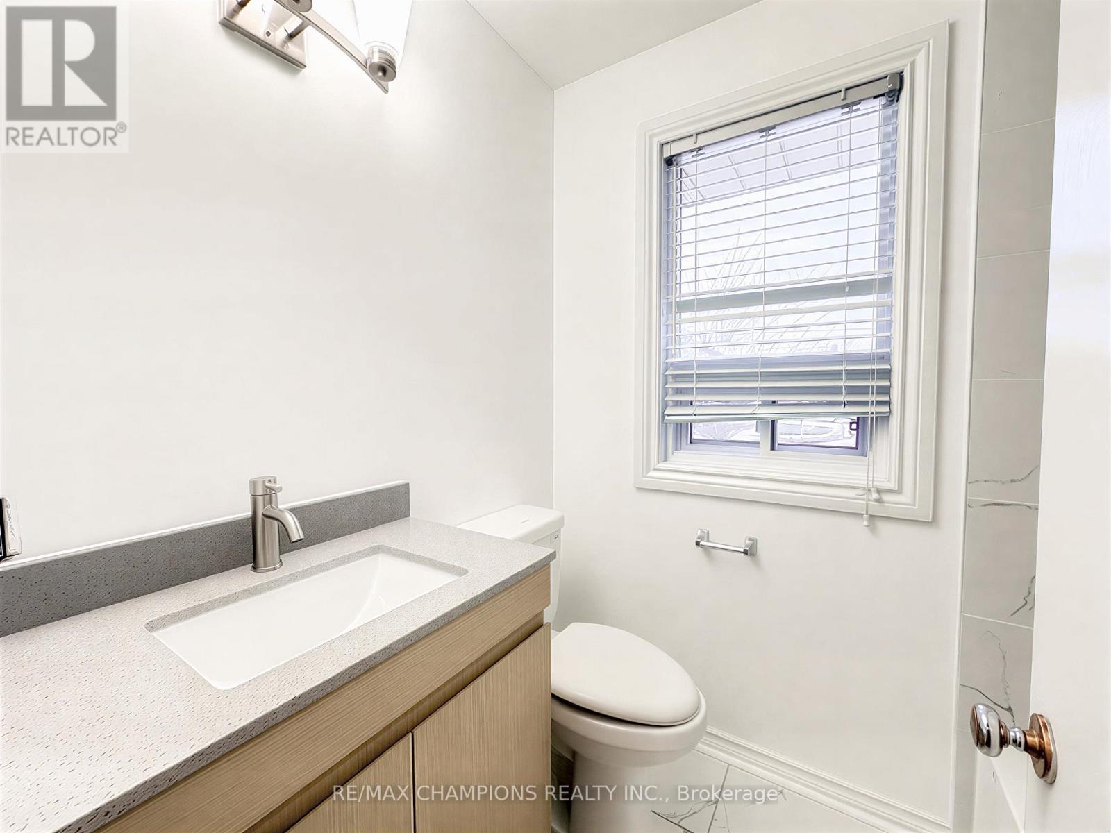 68 Nanwood Drive, Brampton, Ontario  L6W 1L9 - Photo 11 - W12715174