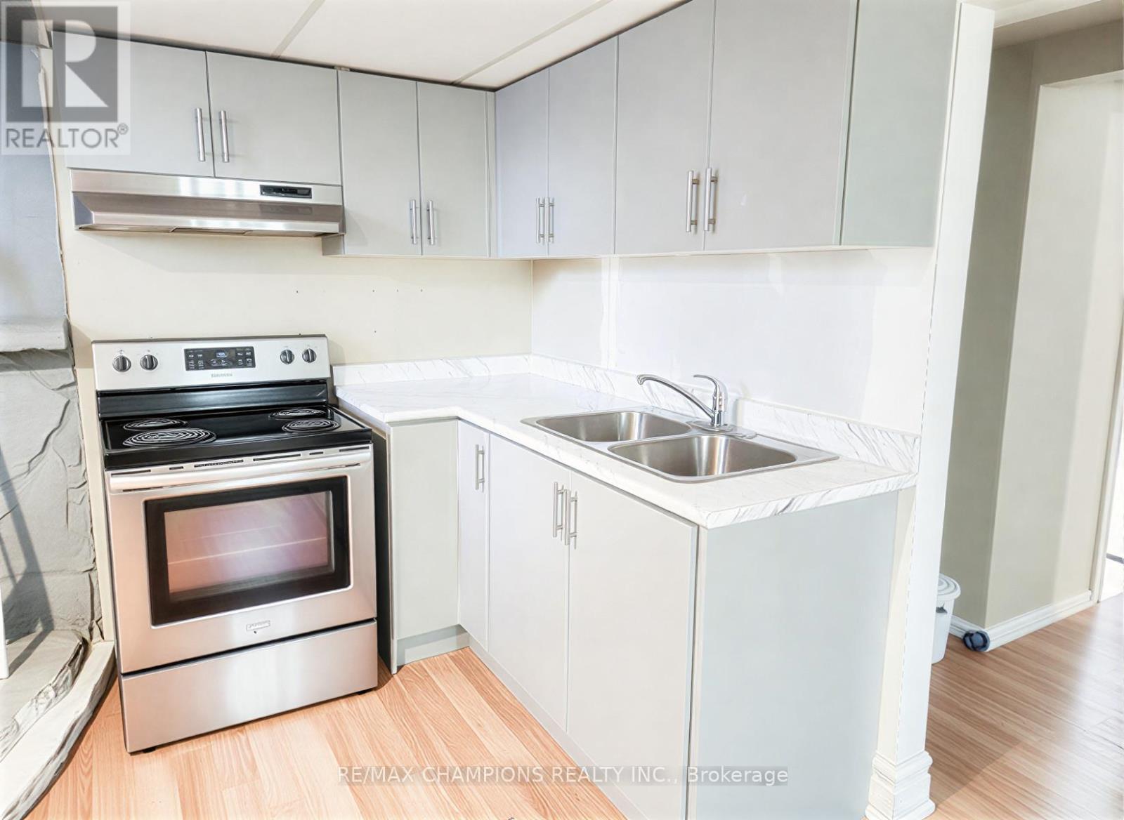 68 Nanwood Drive, Brampton, Ontario  L6W 1L9 - Photo 17 - W12715174