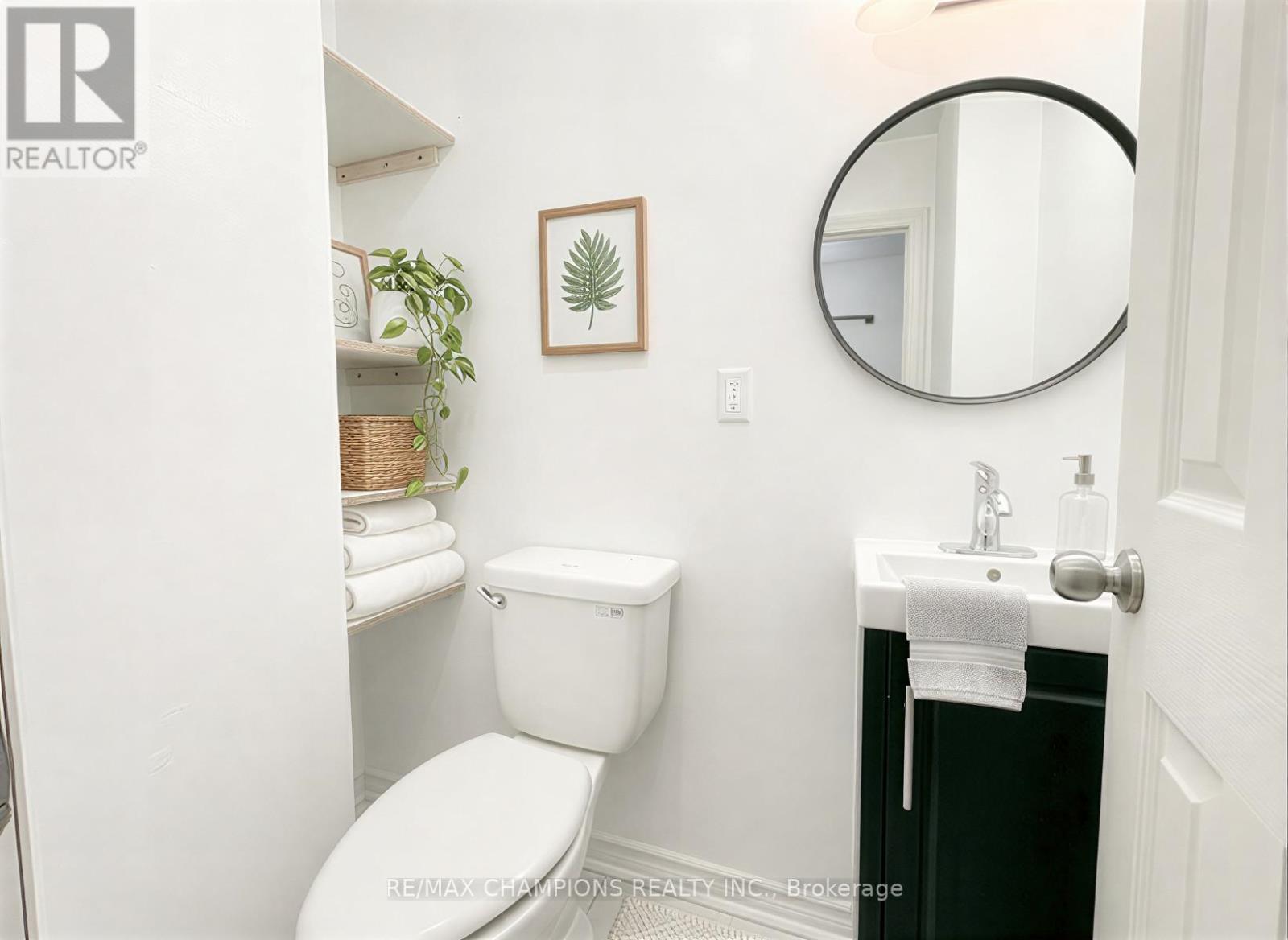 68 Nanwood Drive, Brampton, Ontario  L6W 1L9 - Photo 7 - W12715174