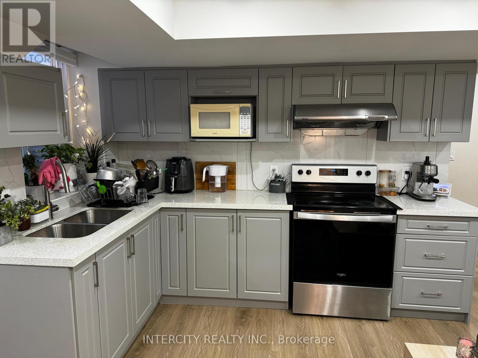 26 Block Road, Brampton, Ontario  L7A 5B2 - Photo 2 - W12715184