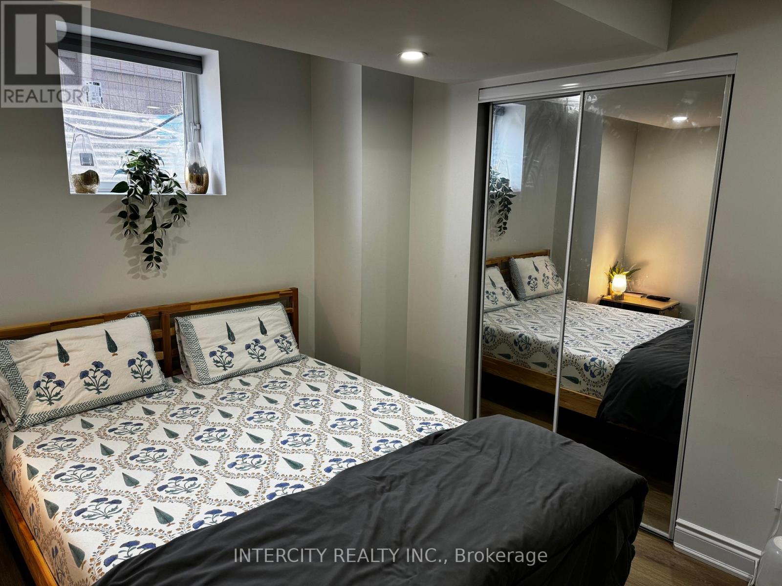 26 Block Road, Brampton, Ontario  L7A 5B2 - Photo 4 - W12715184