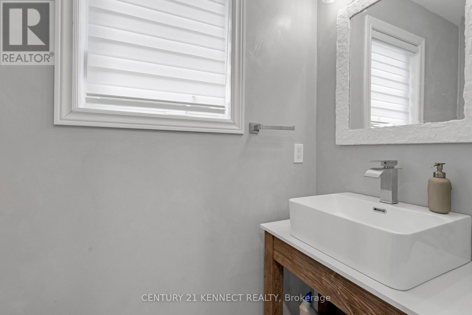 200 Courtney Crescent, Orangeville, Ontario  L9W 4S4 - Photo 10 - W12715194