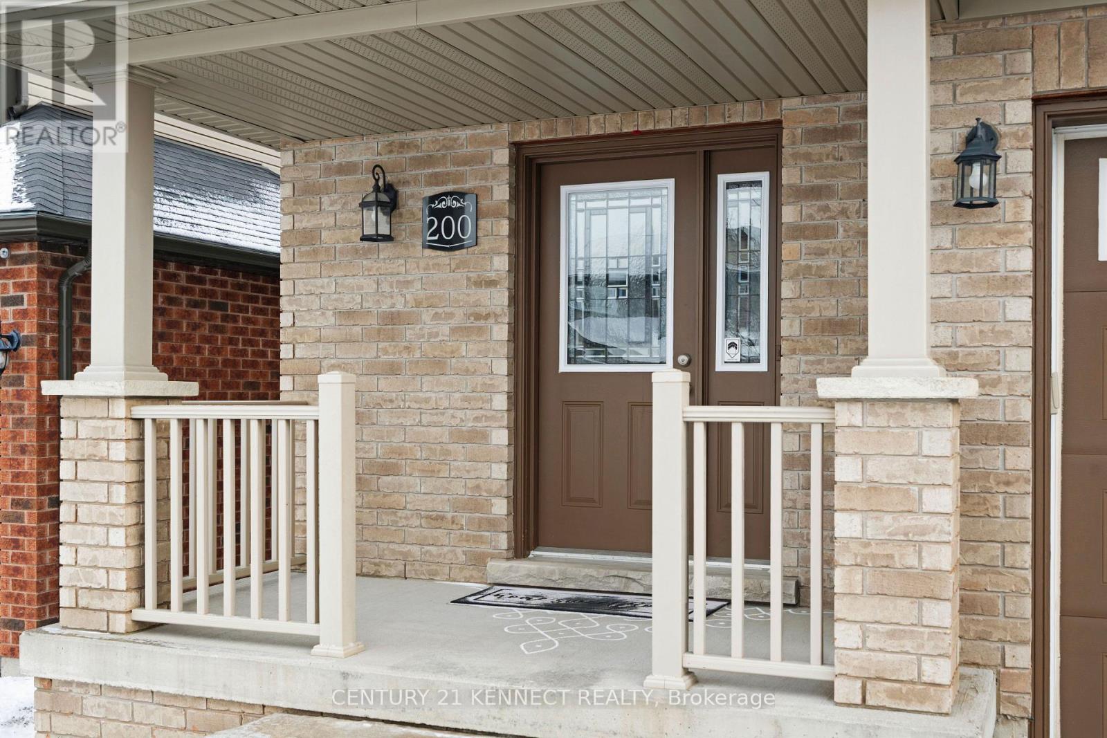 200 Courtney Crescent, Orangeville, Ontario  L9W 4S4 - Photo 2 - W12715194