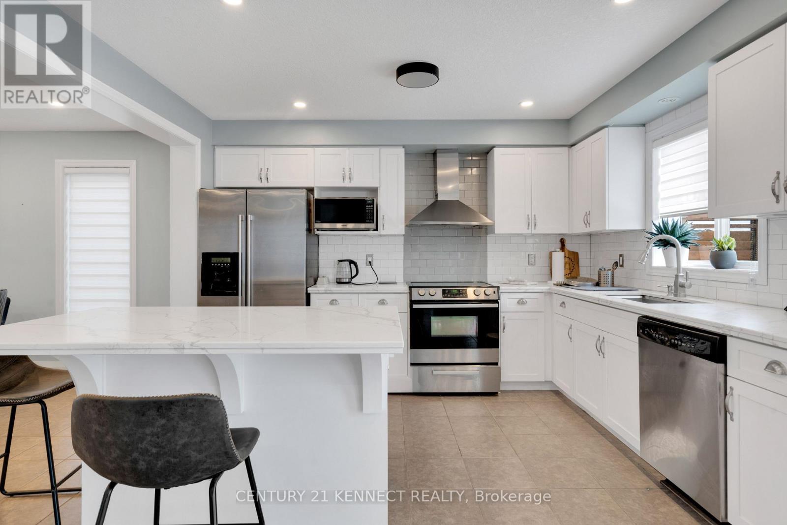 200 Courtney Crescent, Orangeville, Ontario  L9W 4S4 - Photo 6 - W12715194