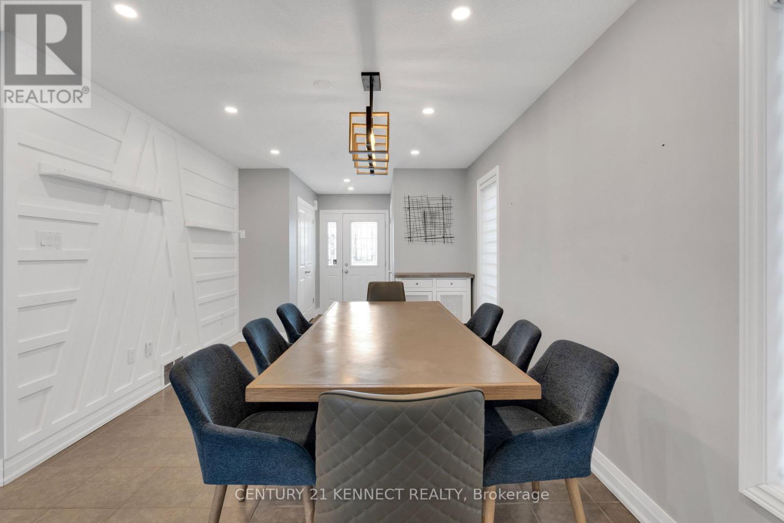 200 Courtney Crescent, Orangeville, Ontario  L9W 4S4 - Photo 9 - W12715194