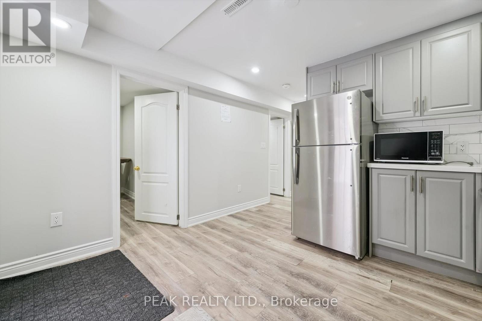 70 Daffodil Place, Brampton, Ontario  L6Y 3B5 - Photo 6 - W12715202