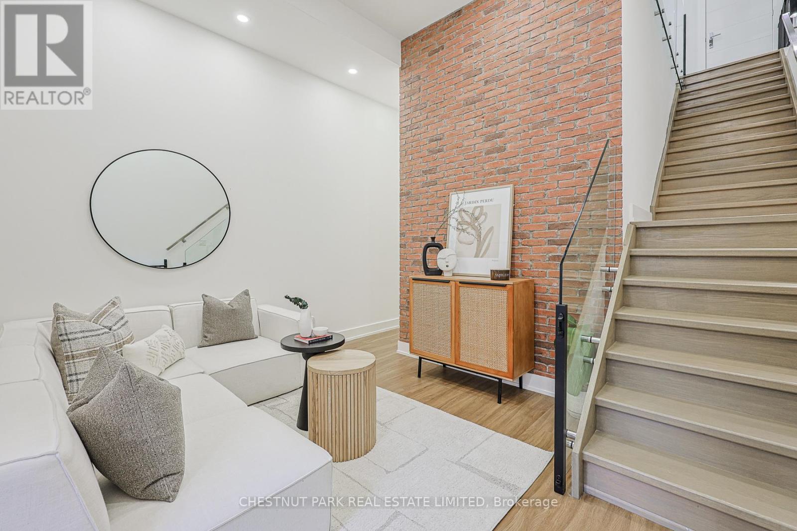 599 Soudan Avenue, Toronto, Ontario  M4S 1X1 - Photo 32 - C12715018