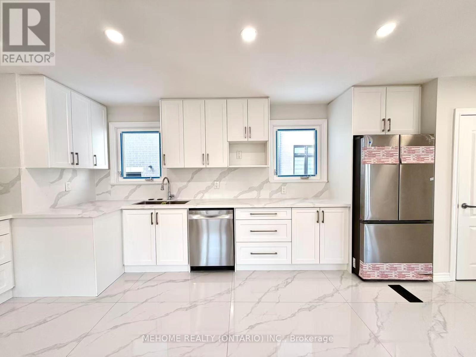 6 Clementine Square, Toronto, Ontario  M1G 2V7 - Photo 4 - E12713204