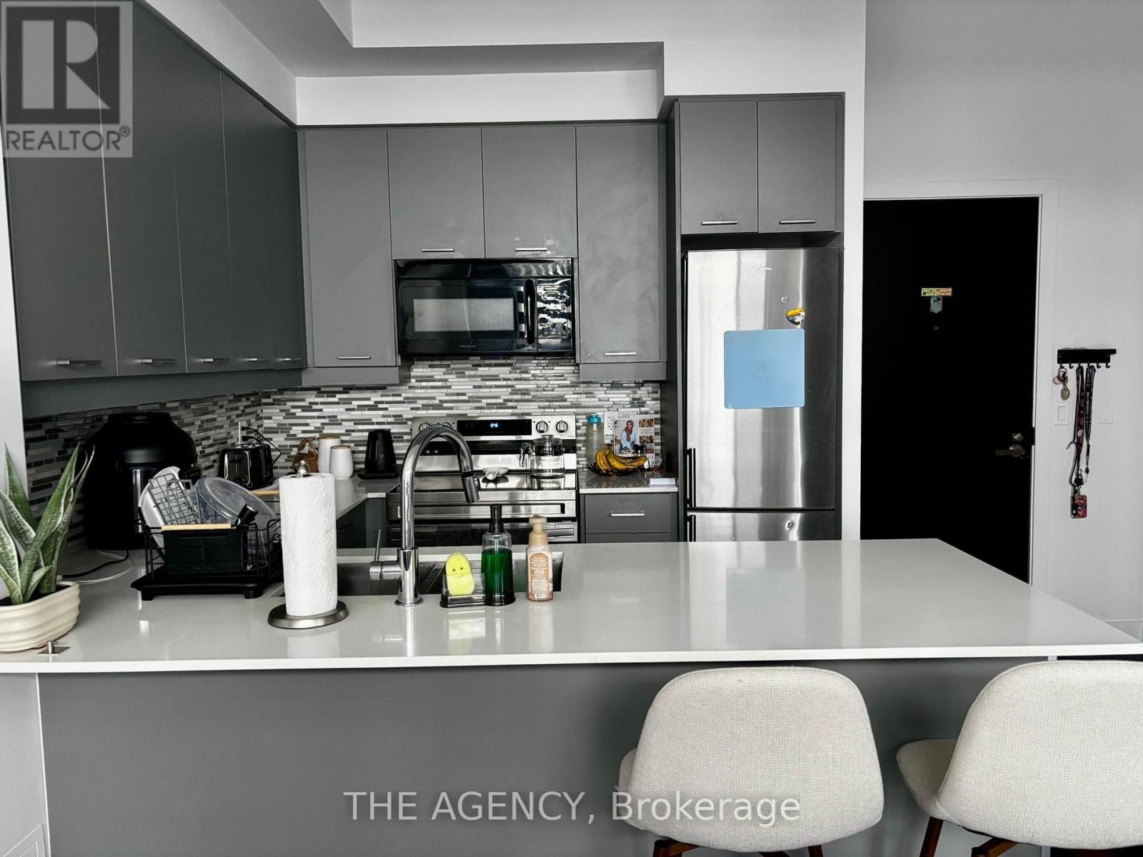 739 - 9471 Yonge Street, Richmond Hill, Ontario  L4C 0Z5 - Photo 11 - N12715048