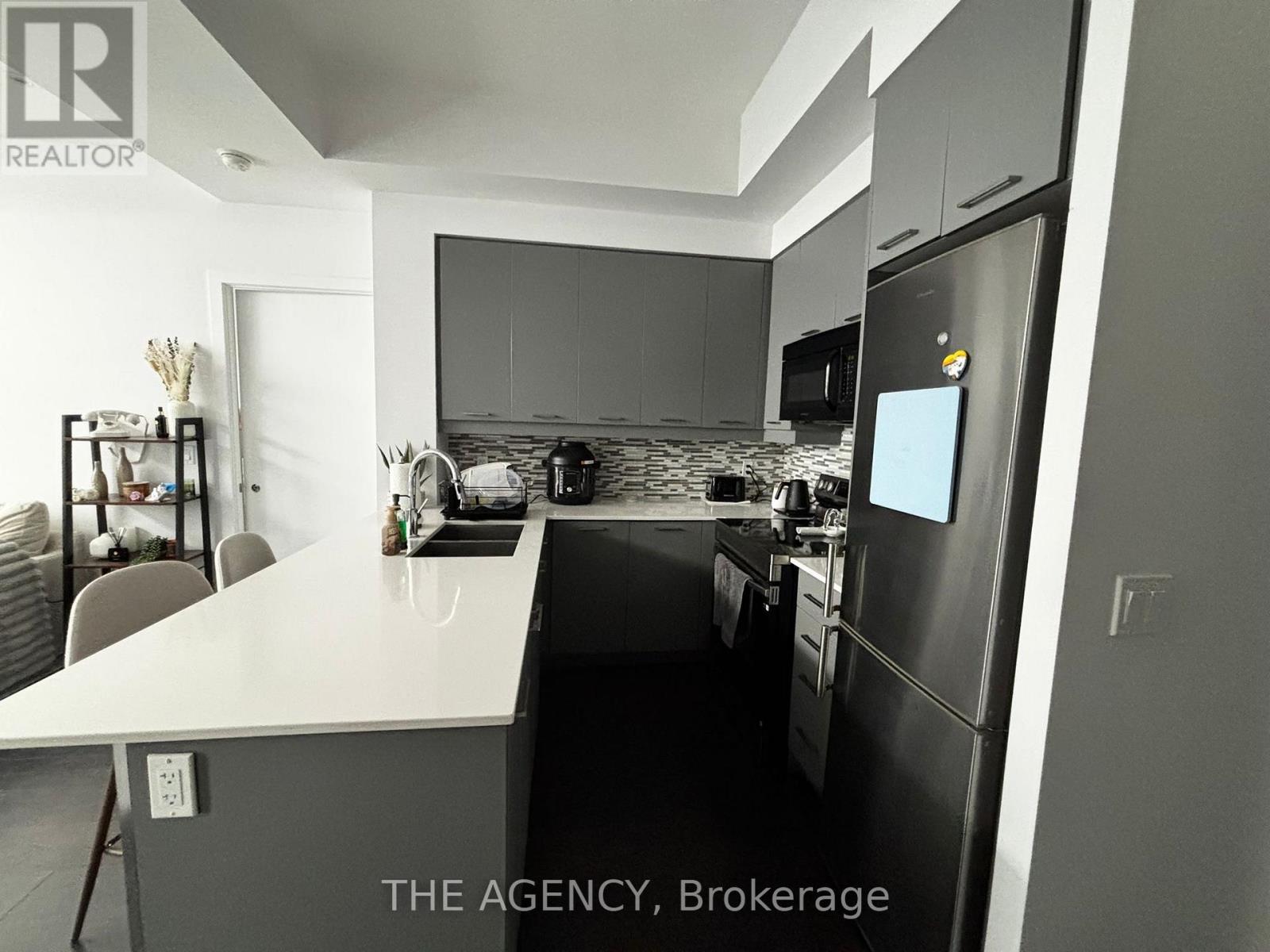 739 - 9471 Yonge Street, Richmond Hill, Ontario  L4C 0Z5 - Photo 15 - N12715048