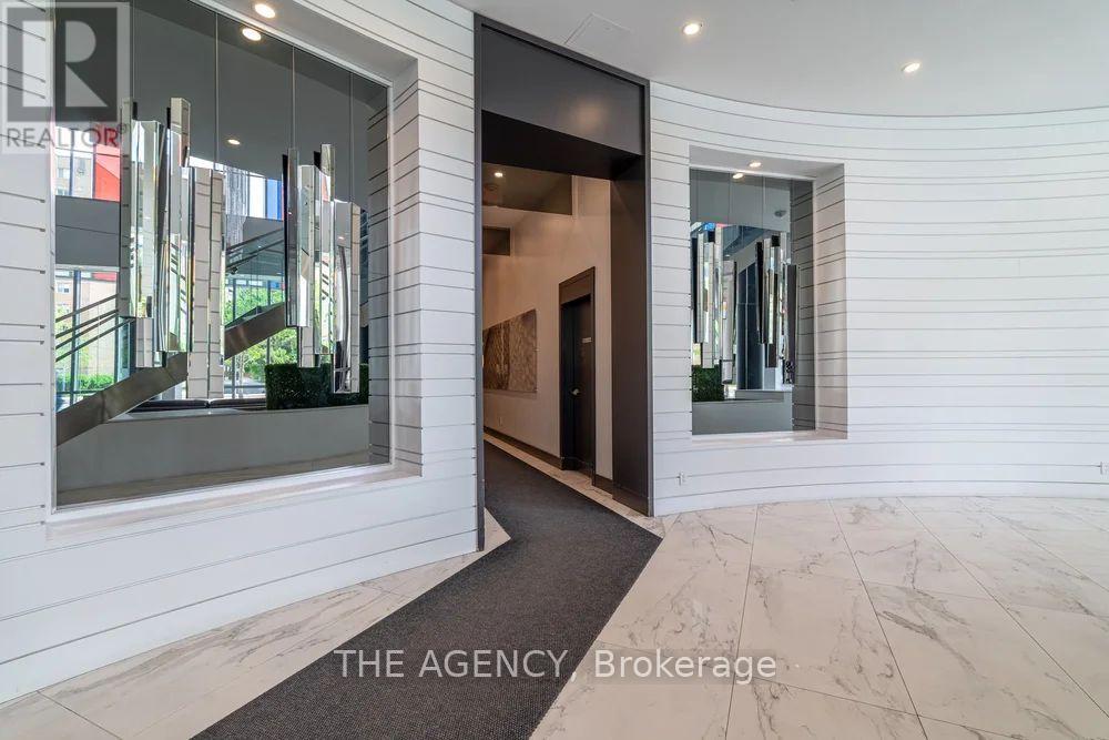 739 - 9471 Yonge Street, Richmond Hill, Ontario  L4C 0Z5 - Photo 17 - N12715048