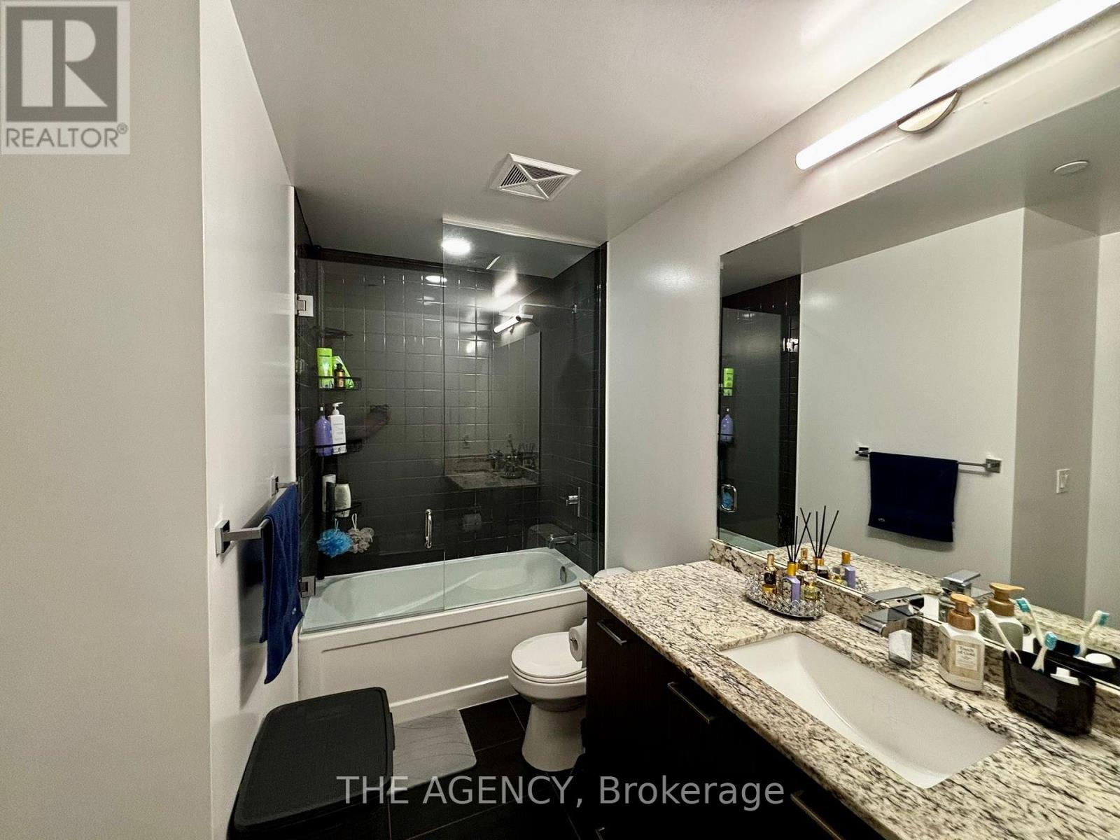 739 - 9471 Yonge Street, Richmond Hill, Ontario  L4C 0Z5 - Photo 8 - N12715048