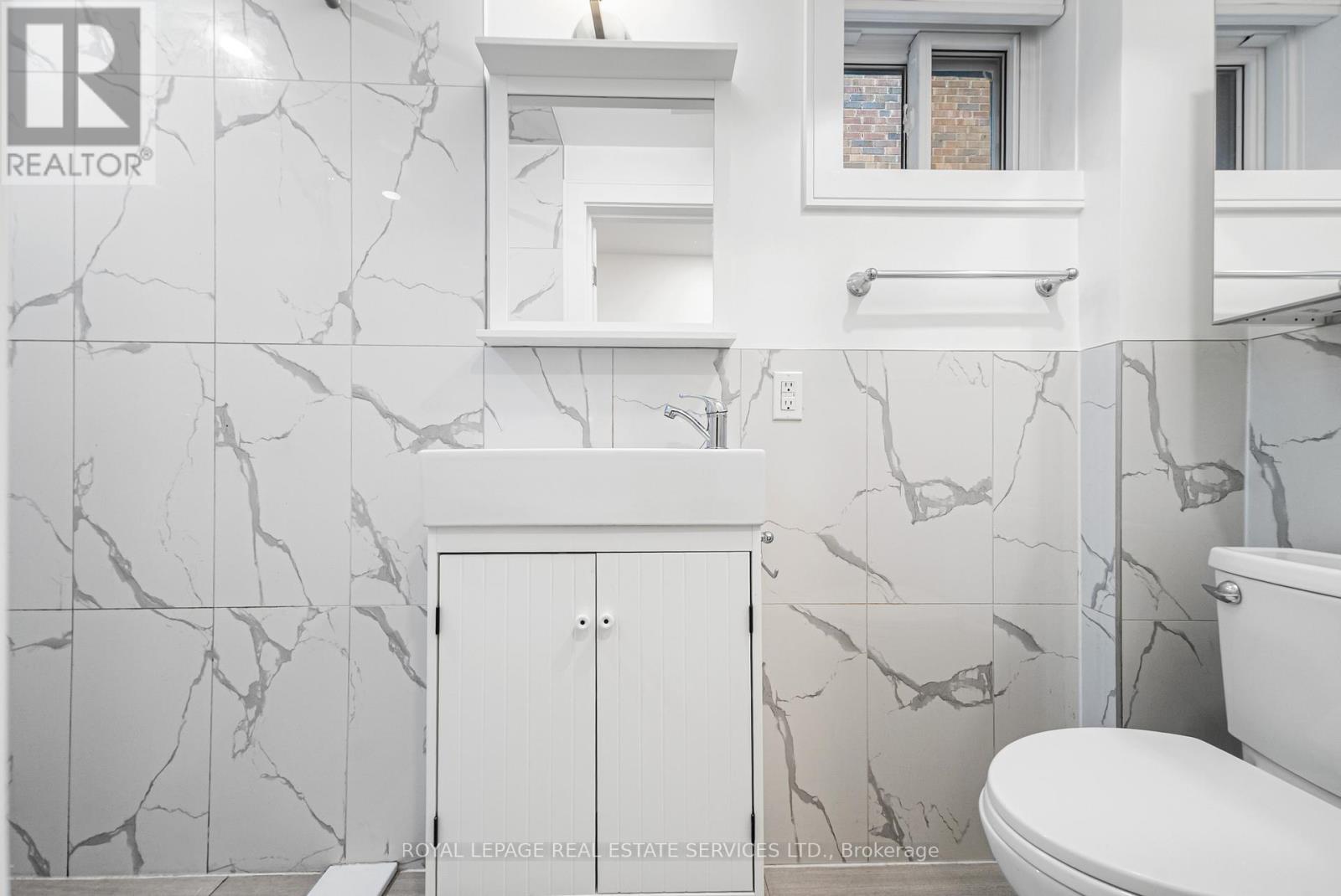 50 Arcadian Circle, Toronto, Ontario  M8W 2Y9 - Photo 43 - W12701580