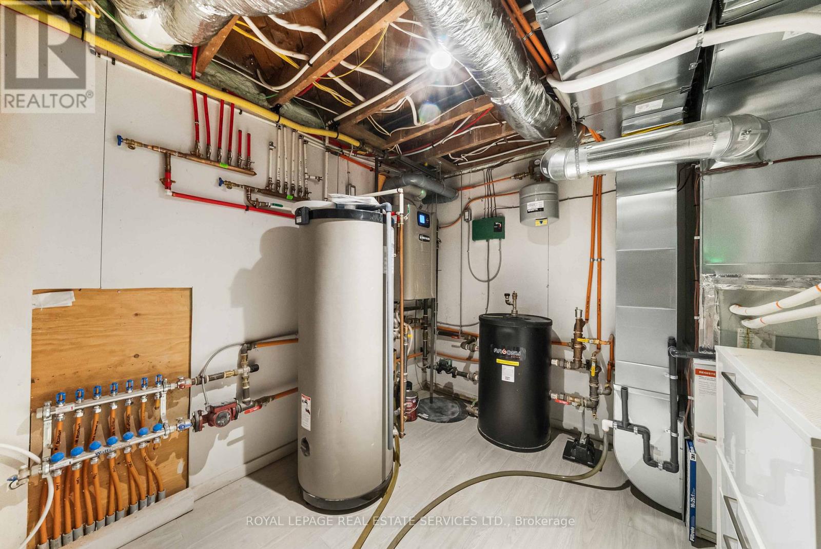 50 Arcadian Circle, Toronto, Ontario  M8W 2Y9 - Photo 48 - W12701580