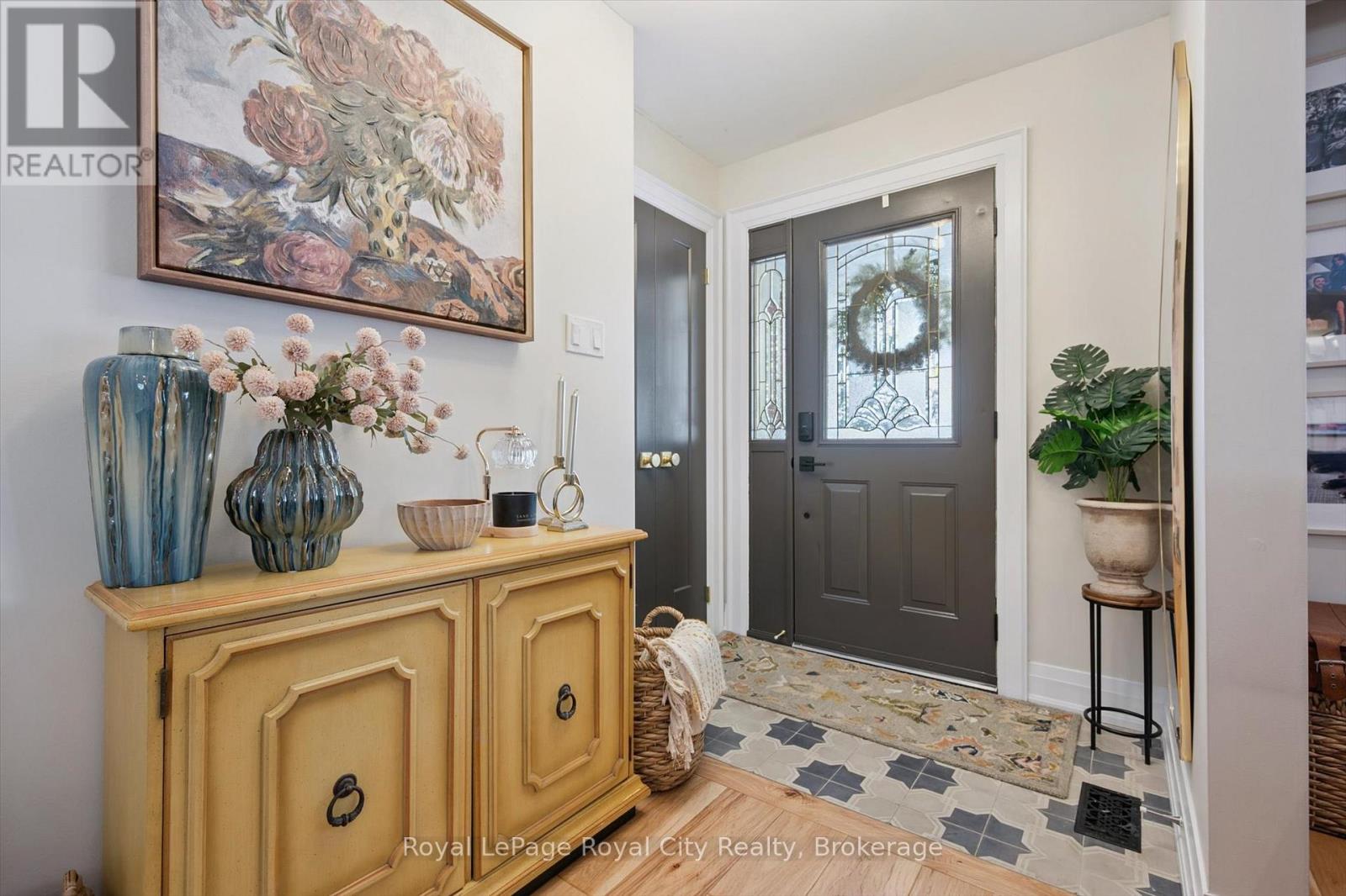 18 Uplands Place, Guelph, Ontario  N1E 3R4 - Photo 3 - X12715266