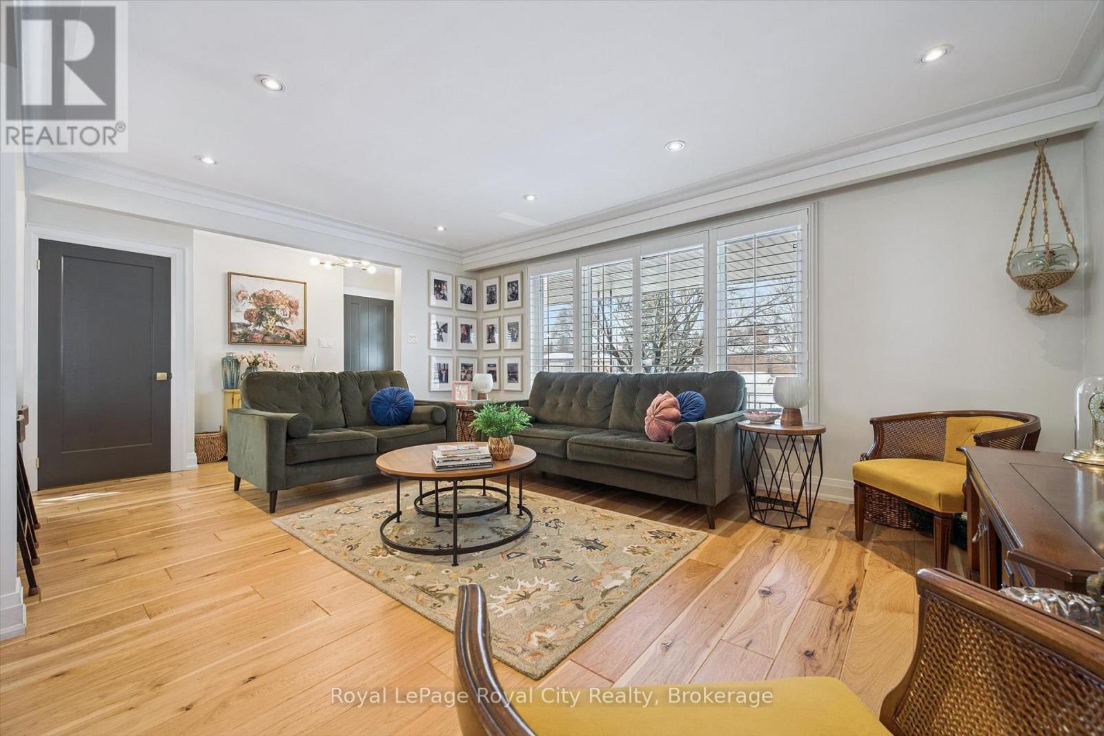 18 Uplands Place, Guelph, Ontario  N1E 3R4 - Photo 4 - X12715266