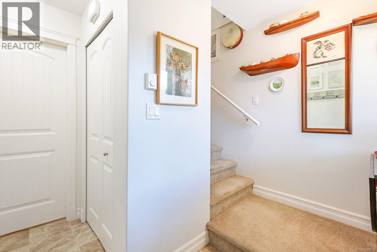 2471 Avro Arrow Dr, Comox, British Columbia  V9M 0A6 - Photo 6 - 1023758