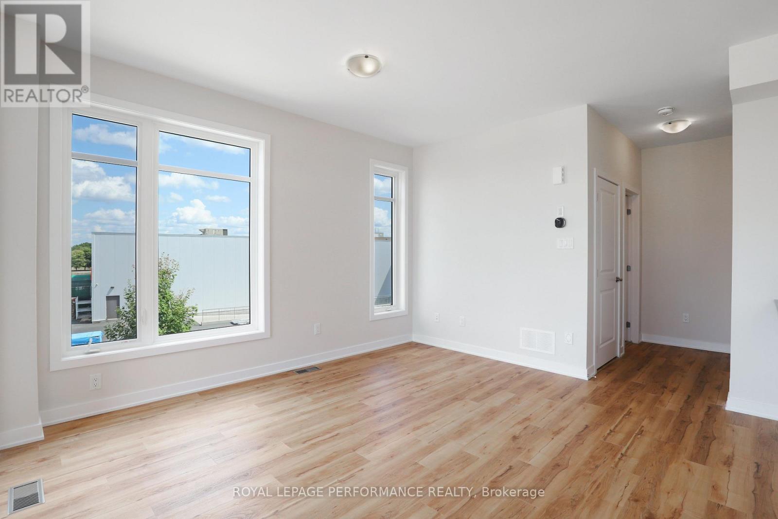 1220 Flycatcher Private, Ottawa, Ontario  K1X 0M7 - Photo 10 - X12715284