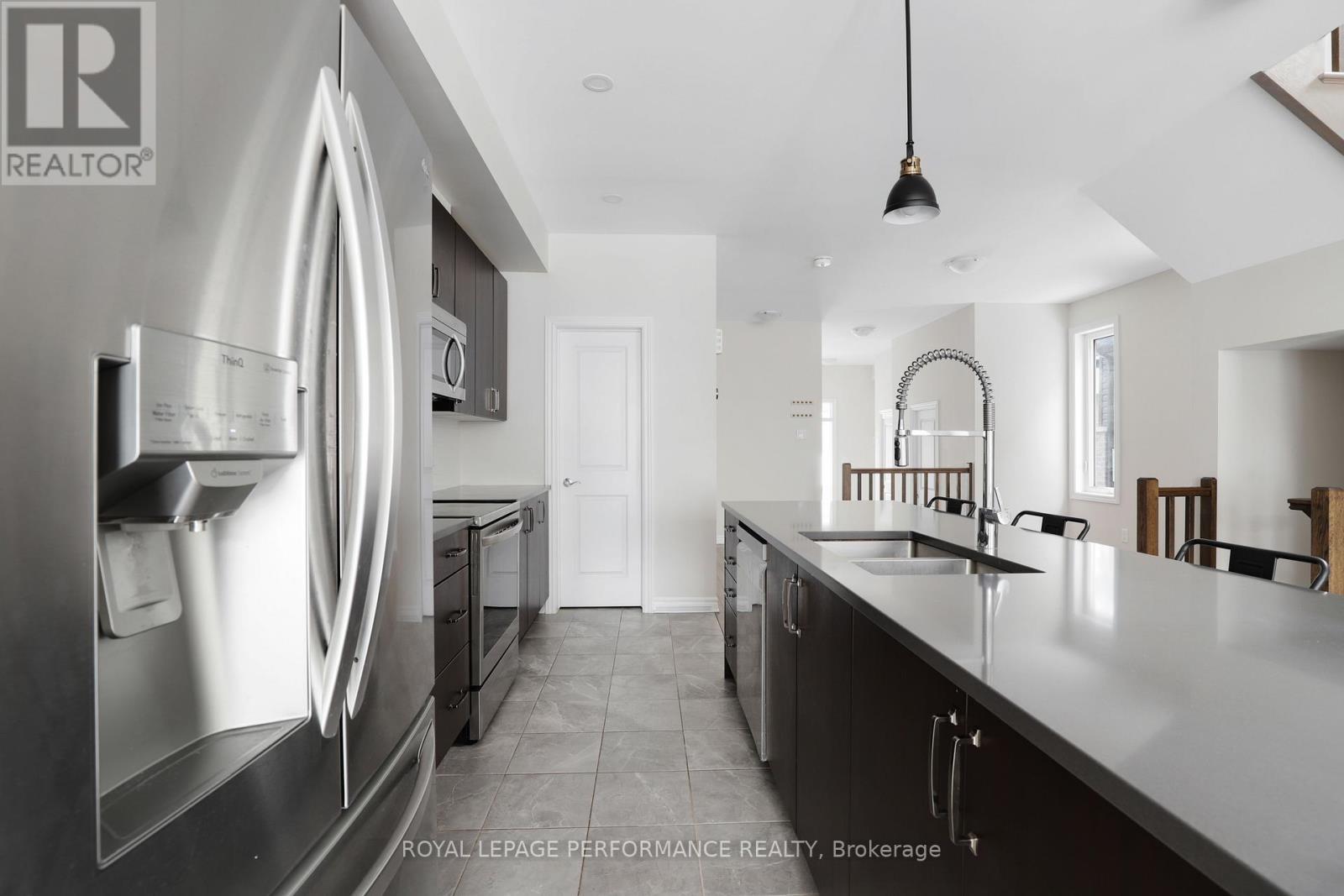 1011 Kijik Crescent, Ottawa, Ontario  K1X 0G9 - Photo 12 - X12715288