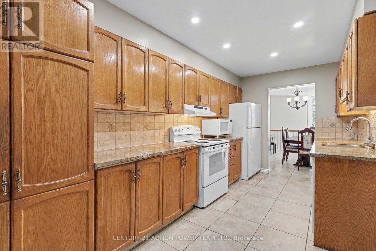 82 Burlington Crescent, Ottawa, Ontario  K1T 3K4 - Photo 20 - X12715376