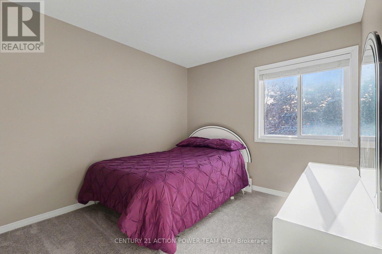 82 Burlington Crescent, Ottawa, Ontario  K1T 3K4 - Photo 31 - X12715376
