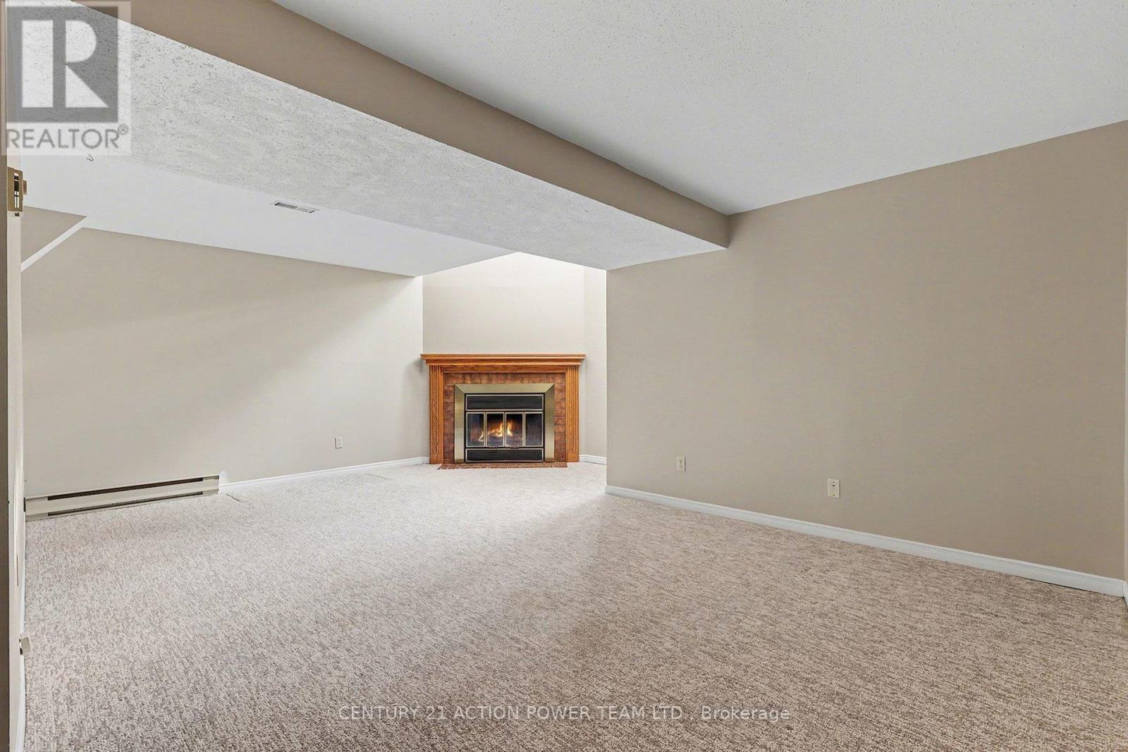 82 Burlington Crescent, Ottawa, Ontario  K1T 3K4 - Photo 35 - X12715376