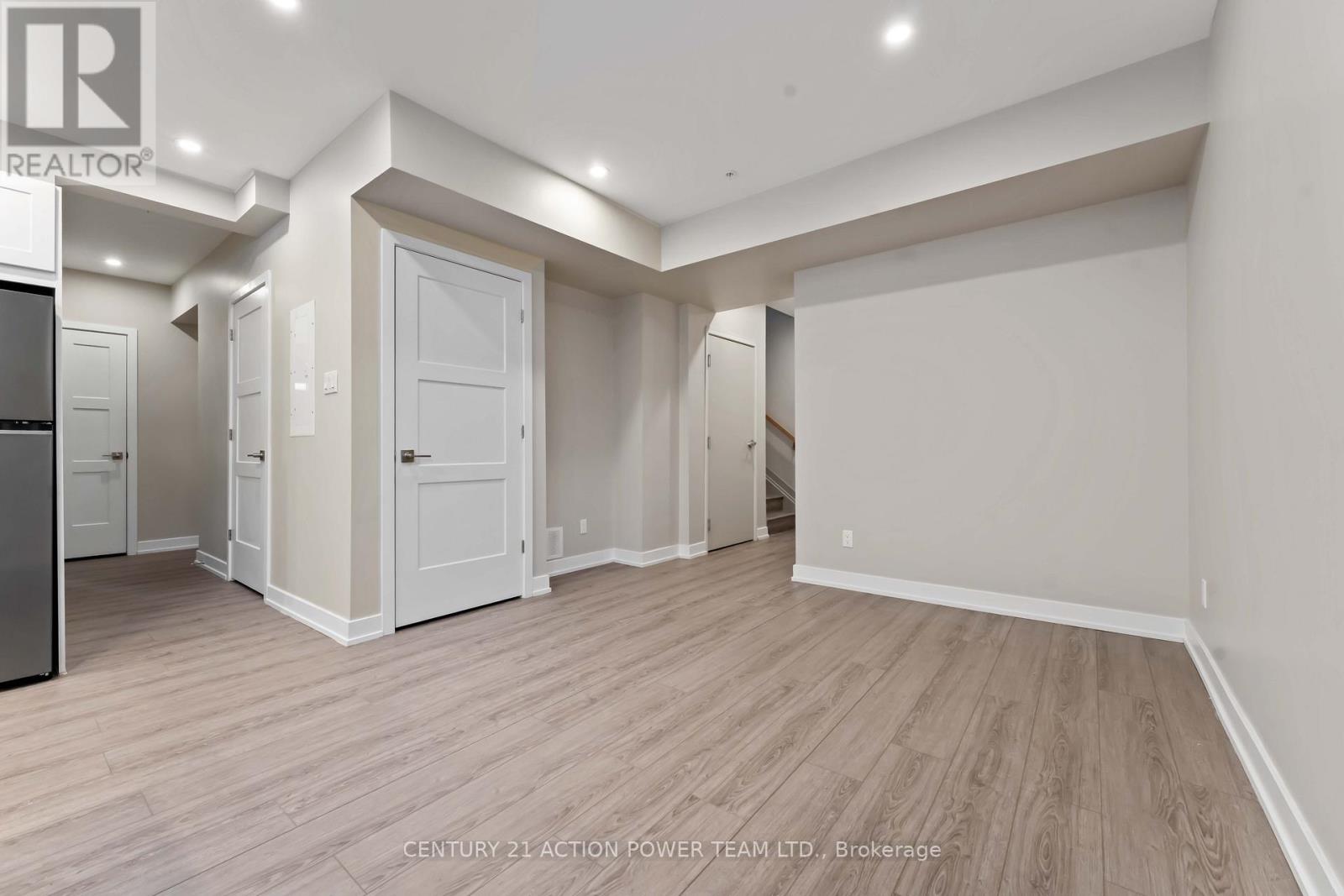 B - 280 Levis Avenue S, Ottawa, Ontario  K1L 6H6 - Photo 3 - X12715392