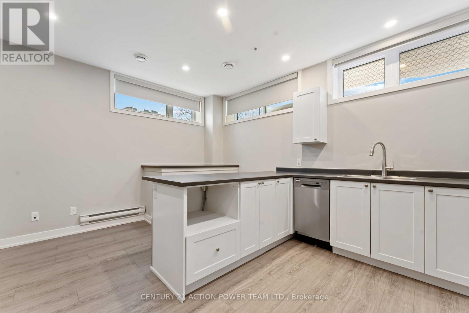 B - 280 Levis Avenue S, Ottawa, Ontario  K1L 6H6 - Photo 5 - X12715392