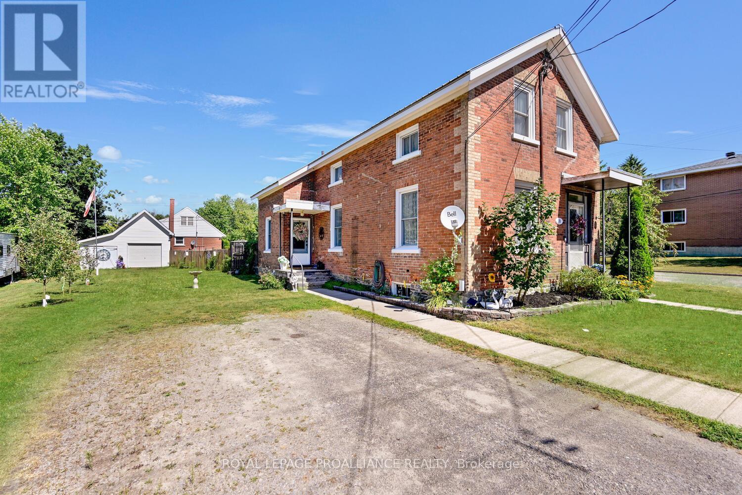 394 Park Street E, Prescott, Ontario  K0E 1T0 - Photo 2 - X12715282