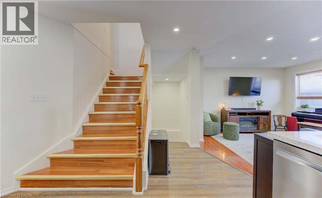 43 Big Springs Court, Kitchener, Ontario  N2E 4H2 - Photo 8 - 40796853