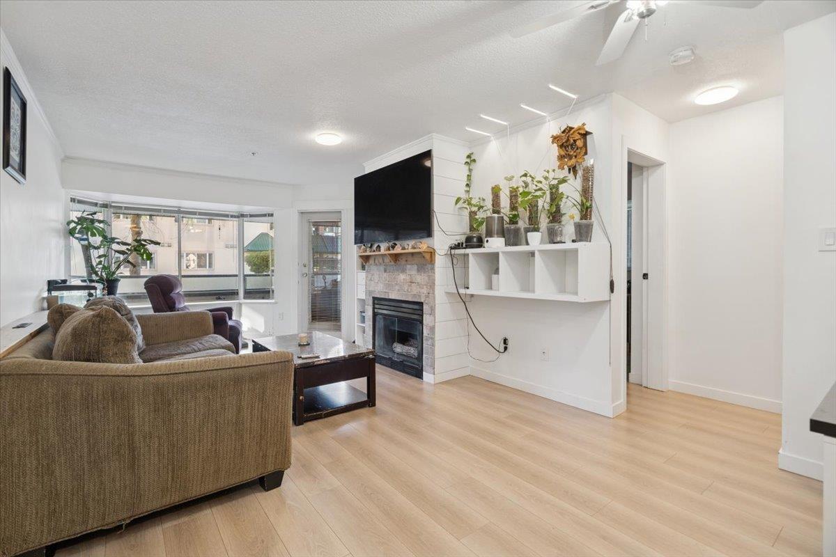 105 2962 Trethewey Street, Abbotsford, British Columbia  V2T 4M3 - Photo 1 - R3081601