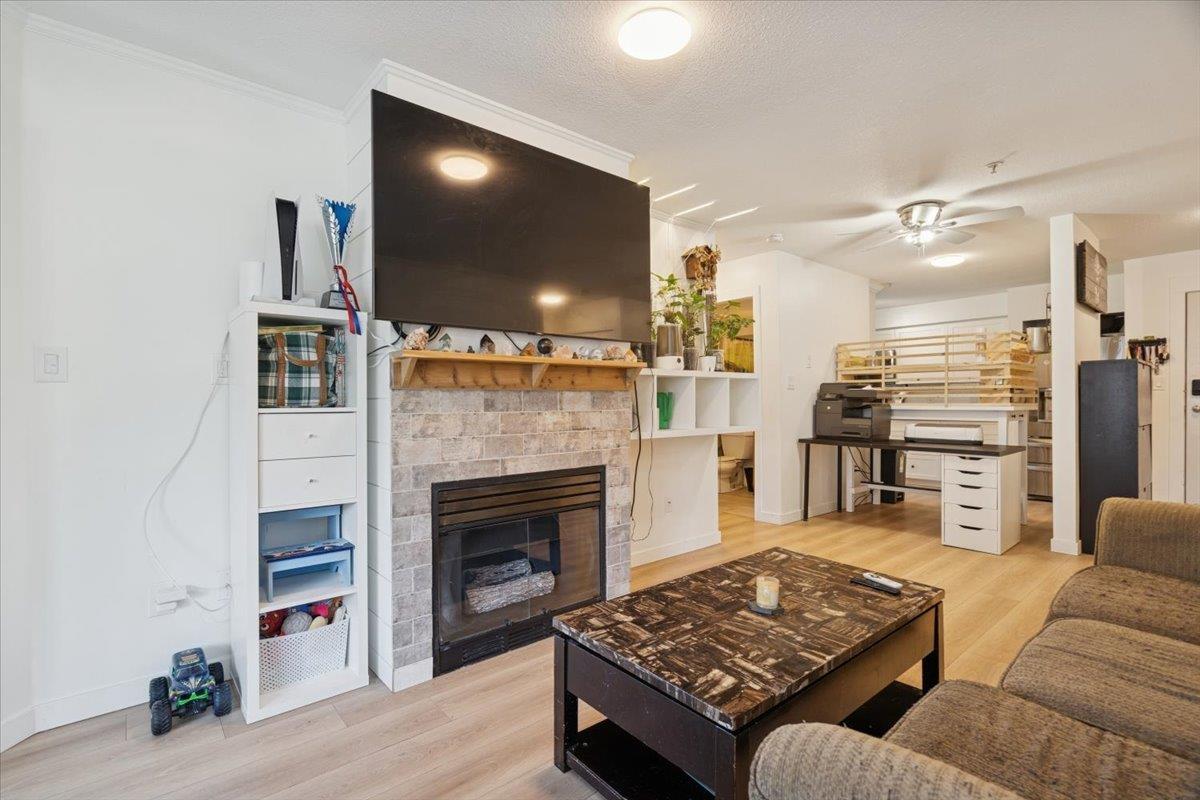 105 2962 Trethewey Street, Abbotsford, British Columbia  V2T 4M3 - Photo 4 - R3081601