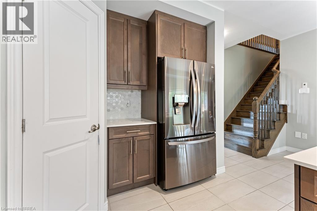 8 Lorne Card Drive, Paris, Ontario  N3L 0H8 - Photo 8 - 40799666