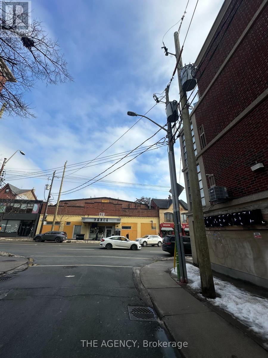 LOWER - 492 PARLIAMENT STREET, Toronto, Ontario