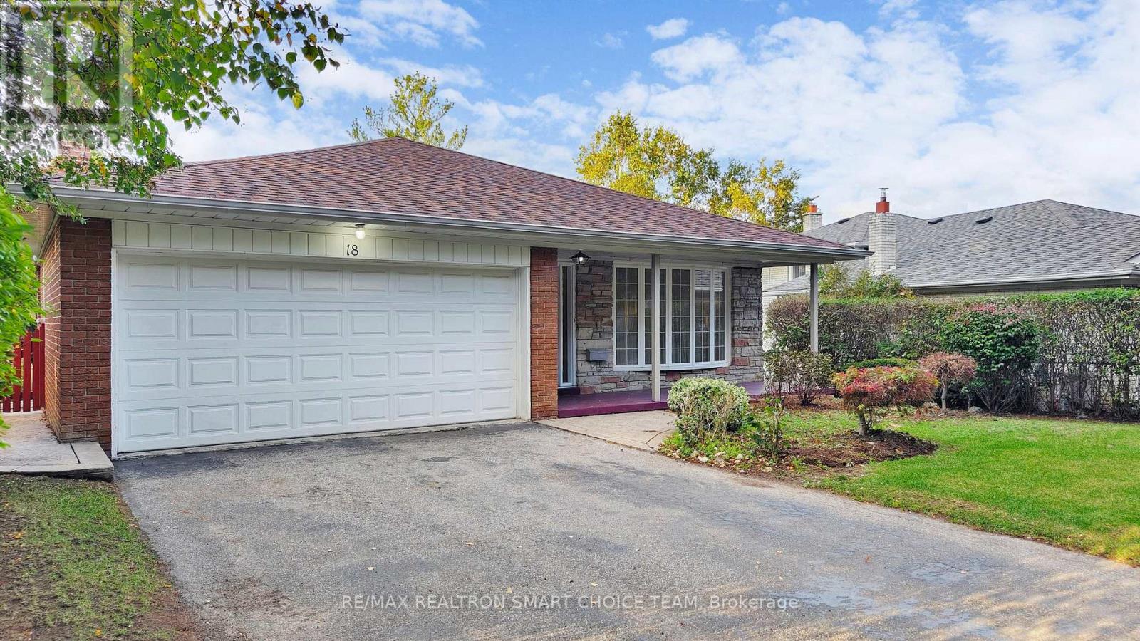 18 Brenham Crescent, Toronto, Ontario  M2M 2L1 - Photo 2 - C12715276