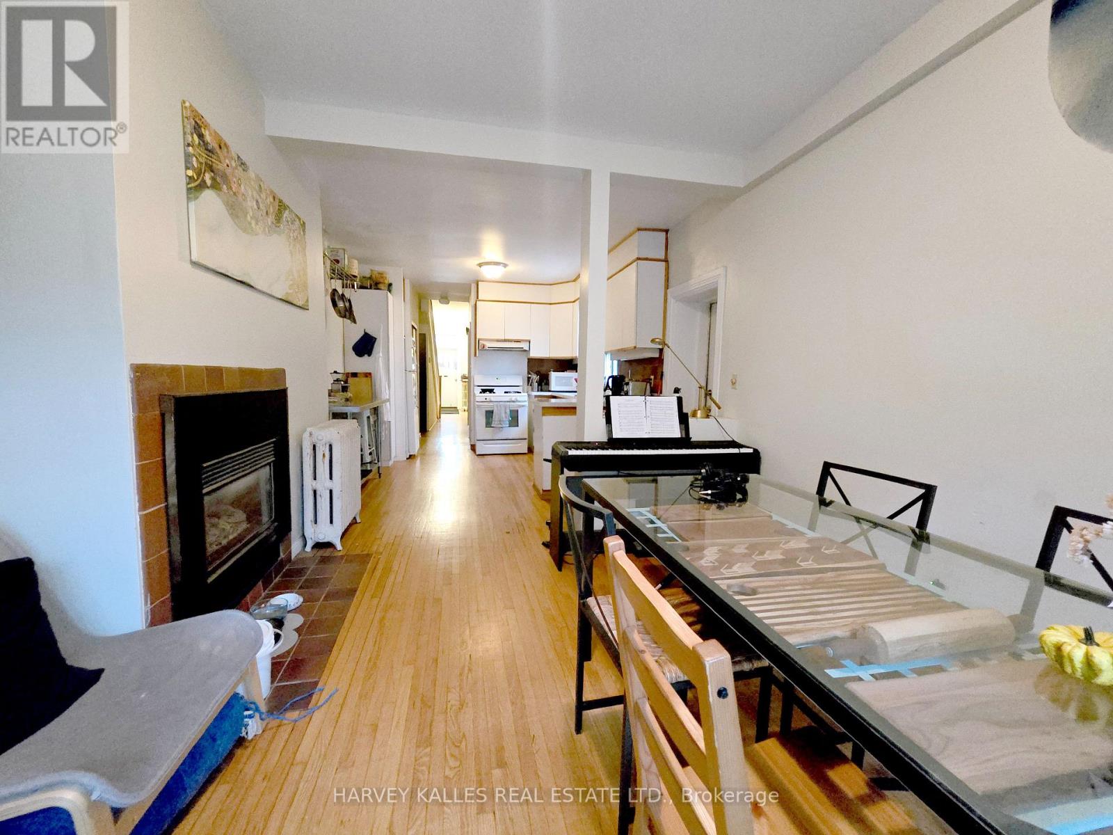 12 Bellevue Avenue, Toronto, Ontario  M5T 2N4 - Photo 3 - C12715368