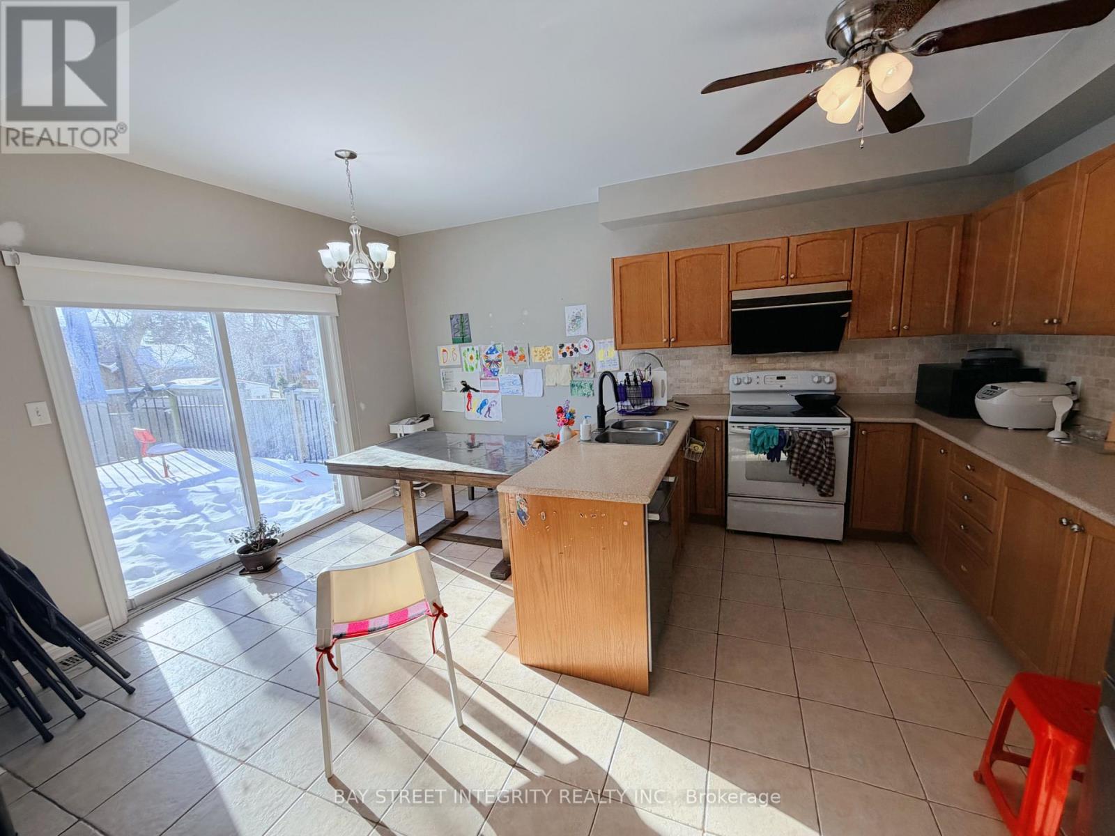 78 Glendower Crescent, Georgina, Ontario  L4P 0A1 - Photo 6 - N12715300