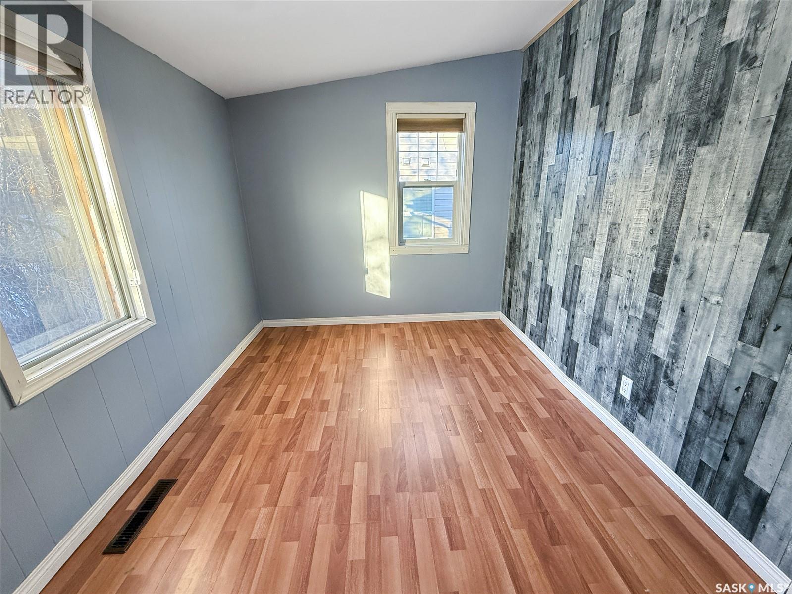 240 8th Avenue Ne, Swift Current, Saskatchewan  S9H 2P4 - Photo 10 - SK027101