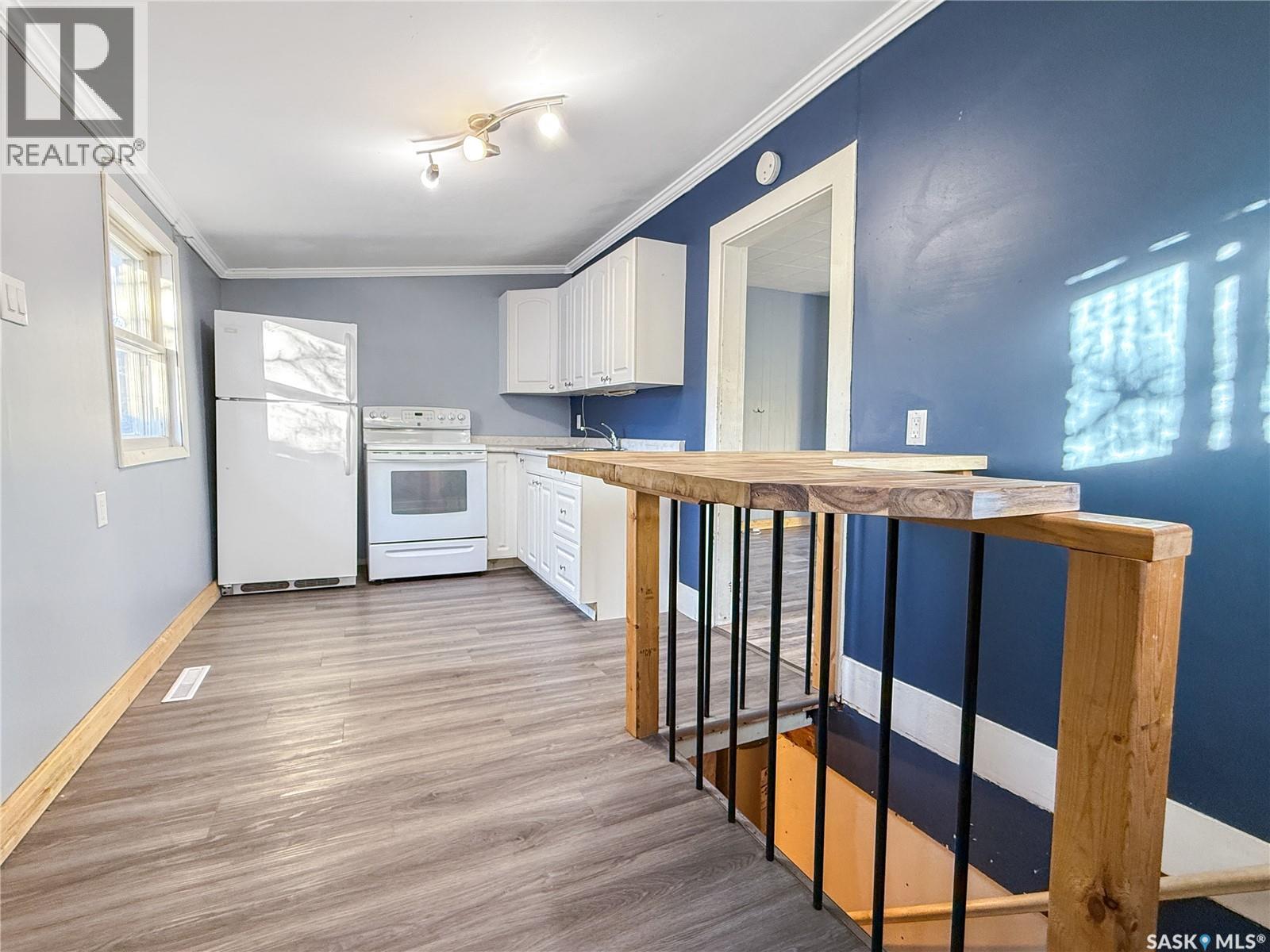 240 8th Avenue Ne, Swift Current, Saskatchewan  S9H 2P4 - Photo 3 - SK027101