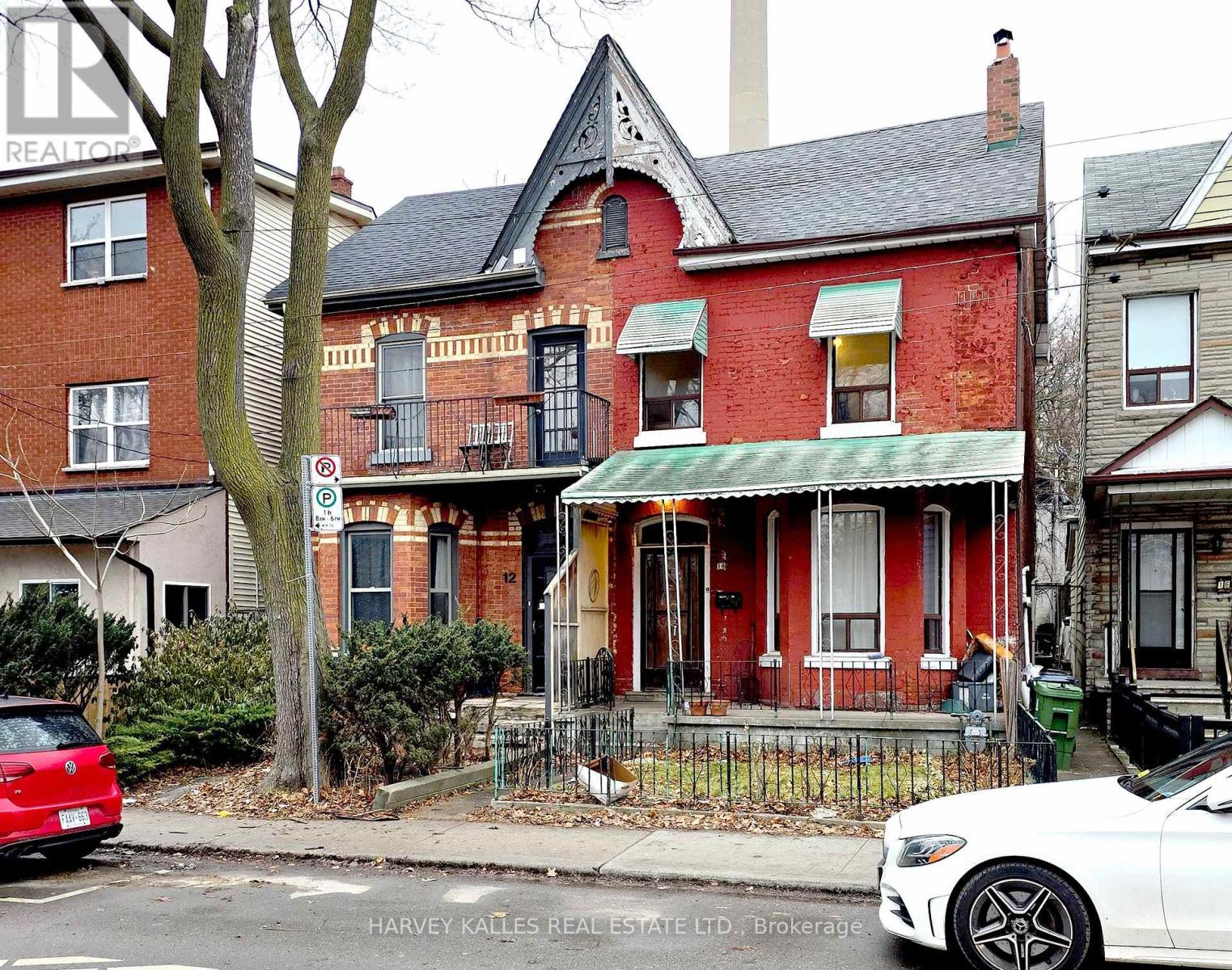 12 BELLEVUE AVENUE, Toronto, Ontario