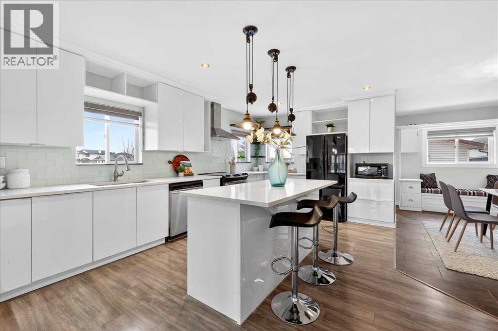 2103 Country Hills Circle Nw, Calgary, Alberta  T3K 4Z3 - Photo 6 - A2271237