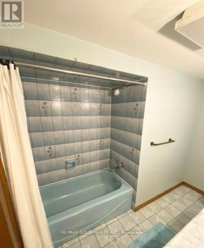 30 Blackthorn Lane, Brampton, Ontario  L6V 3K8 - Photo 11 - W12715290