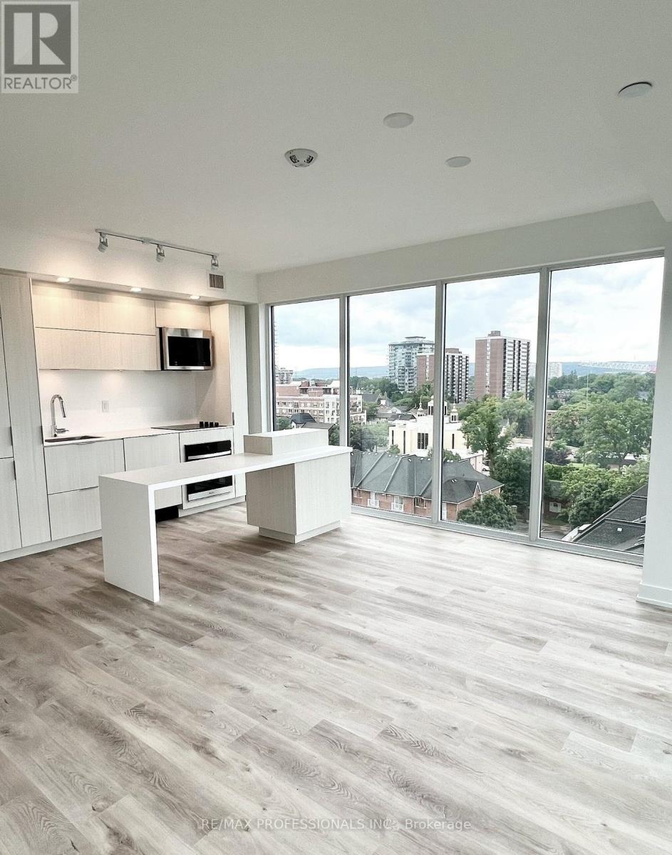 802 - 370 Martha Street, Burlington, Ontario  L7R 0G9 - Photo 10 - W12715302