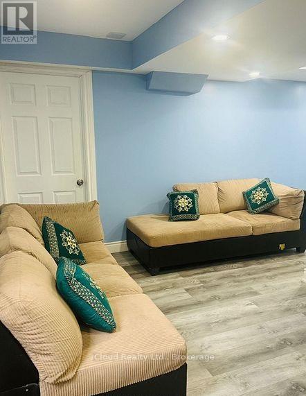 32 Maple Beach Crescent, Brampton, Ontario  L7A 2T8 - Photo 3 - W12715352