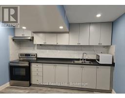 32 MAPLE BEACH CRESCENT, Brampton, Ontario