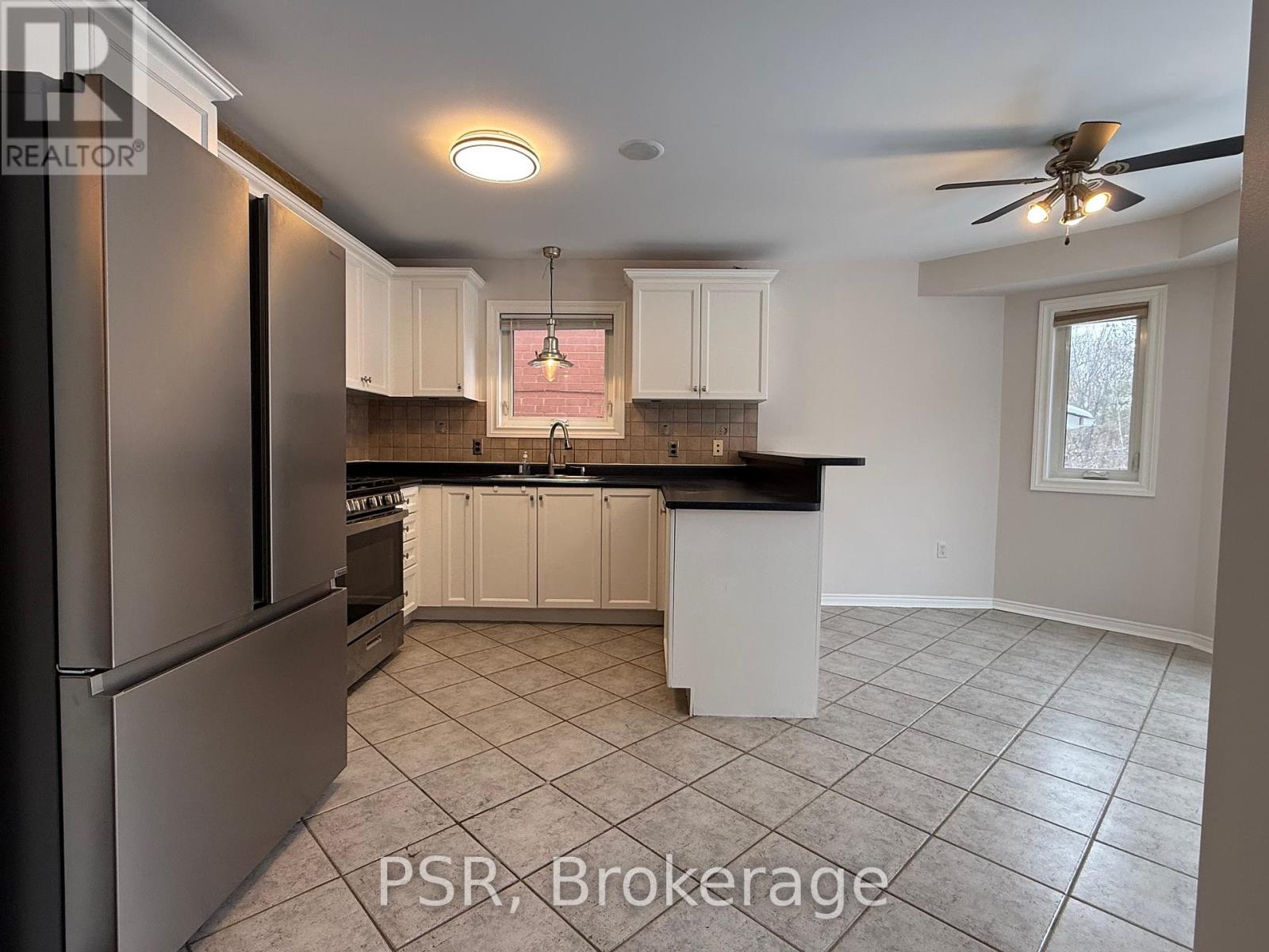 Upper - 5510 Red Brush Drive, Mississauga, Ontario  L4Z 4A7 - Photo 3 - W12715380