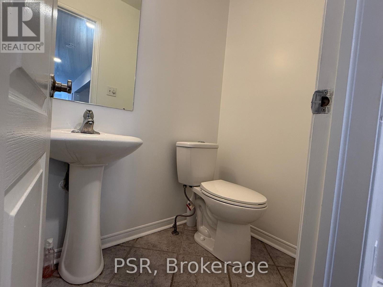 Upper - 5510 Red Brush Drive, Mississauga, Ontario  L4Z 4A7 - Photo 7 - W12715380