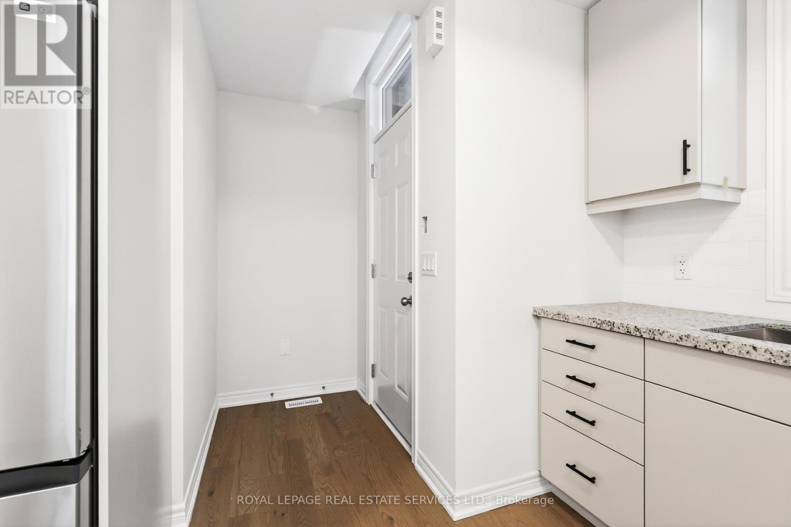 Unit 2 - 3211 Sixth Line, Oakville, Ontario  L6H 0V8 - Photo 5 - W12715388